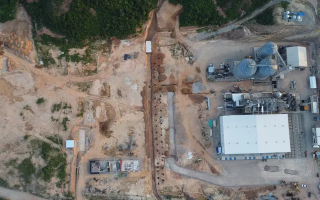 Vista aérea de una planta industrial nueva